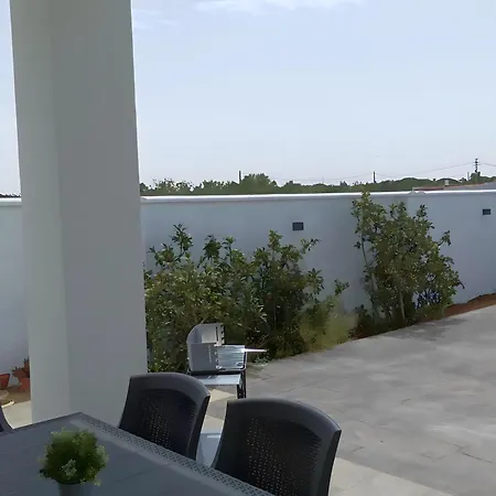 Casa Con Piscina Portatil, 3 Habitaciones, Fibra Optica Y Todo Equipado En Conil - Es-180-262